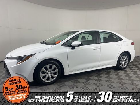 Used 2025 Toyota Corolla LE image 10