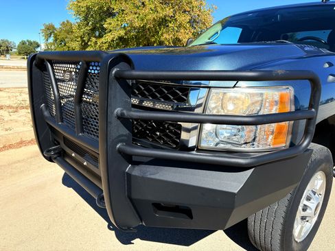 Used 2011 Chevrolet Silverado 2500 LT w/ Interior Plus Package image 40