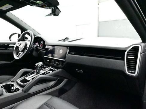 Used 2023 Porsche Cayenne Coupe w/ Premium Package AWD/4WD image 19