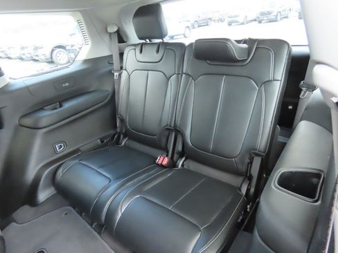 Used 2022 Jeep Grand Cherokee L Limited AWD/4WD image 22