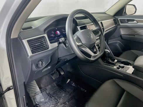 Used 2023 Volkswagen Atlas SEL AWD/4WD image 9