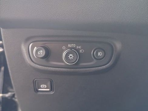 Used 2024 GMC Terrain SLT AWD/4WD image 15