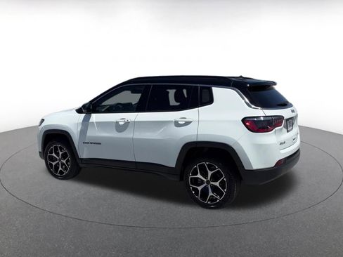 Used 2025 Jeep Compass Limited AWD/4WD image 10