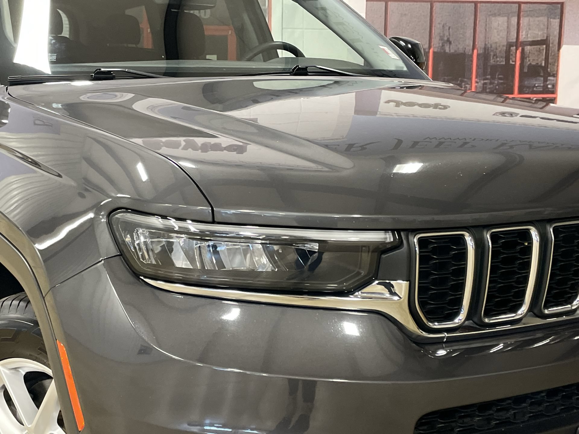 Used 2023 Jeep Grand Cherokee L Laredo w/ Luxury Tech Group I AWD/4WD image 10