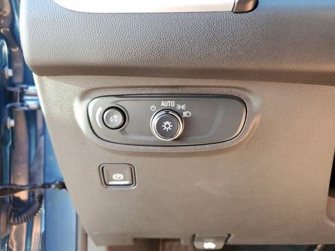 Used 2024 GMC Terrain SLE w/ Driver Convenience Package FWD image 29