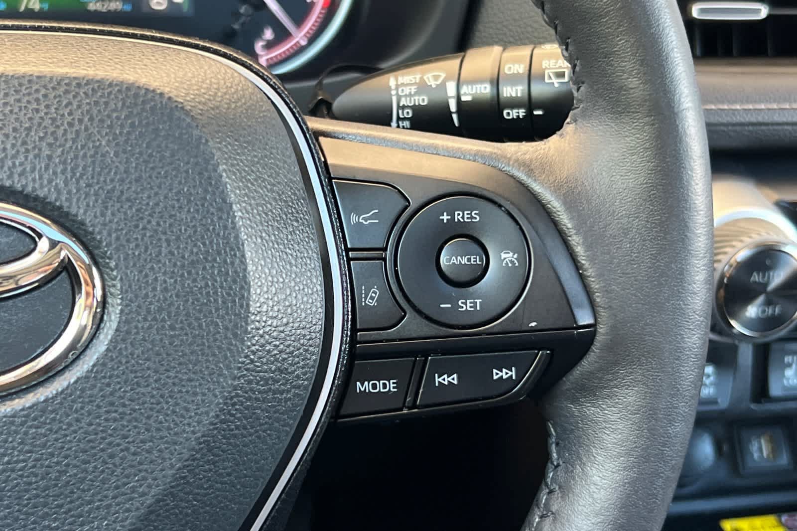 Certified 2023 Toyota RAV4 XLE Premium AWD/4WD image 28