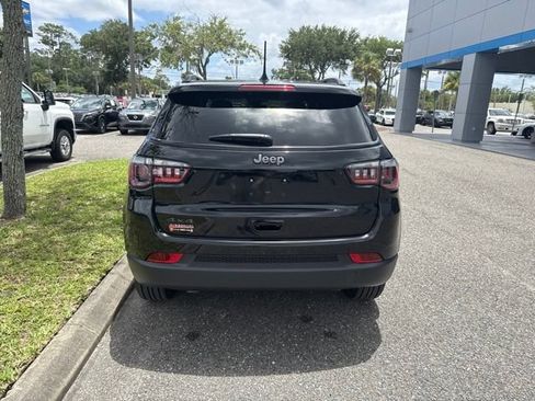 Used 2026 Jeep Compass Latitude AWD/4WD image 4