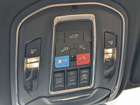 Certified 2024 Jeep Grand Cherokee Limited image 26