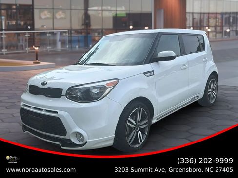 Used 2016 Kia Soul + w/ Soulful Package FWD image 1