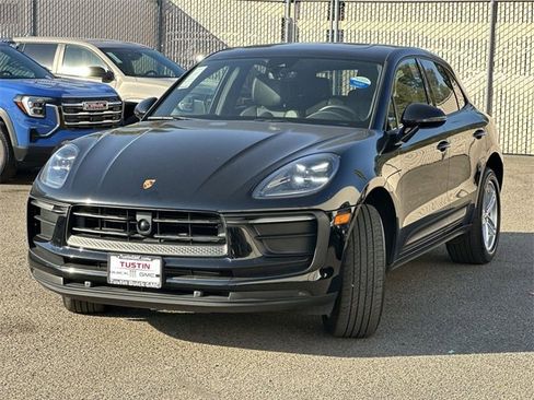 Used 2024 Porsche Macan image 8