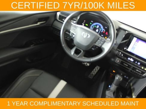 Used 2025 Toyota Camry SE FWD image 17