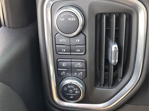 Used 2022 GMC Sierra 1500 SLT w/ SLT Premium Plus Package AWD/4WD image 29