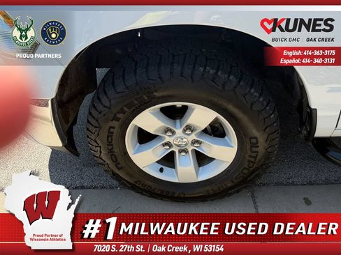 Used 2022 RAM 1500 Classic SLT AWD/4WD image 2