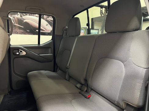 Used 2018 Nissan Frontier SV RWD image 61