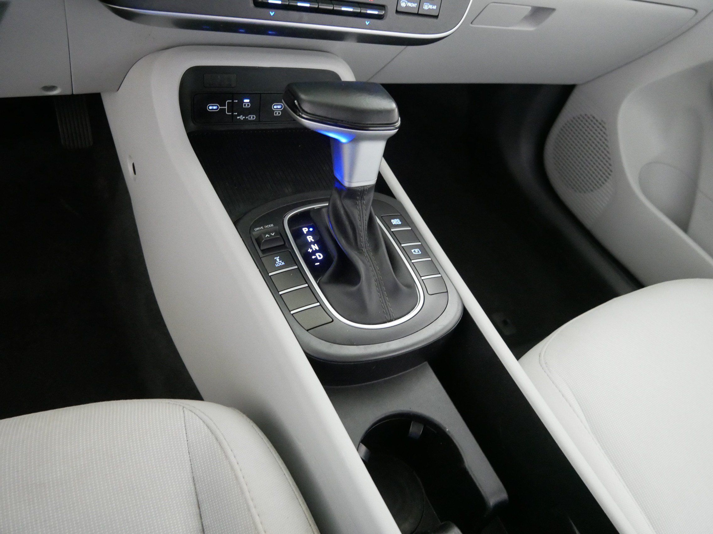 Used 2025 Hyundai Kona SEL AWD/4WD image 24