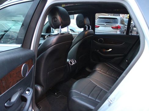 Used 2017 Mercedes-Benz GLC 300 4MATIC image 26
