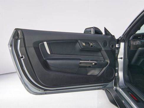 Used 2022 Ford Mustang Shelby GT500 w/ Carbon Fiber Track Pack RWD image 14