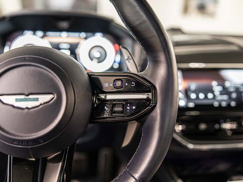 Used 2025 Aston Martin DBX 707 image 27