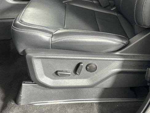 Used 2025 Ford Expedition Max Platinum w/ Driver's Package image 8