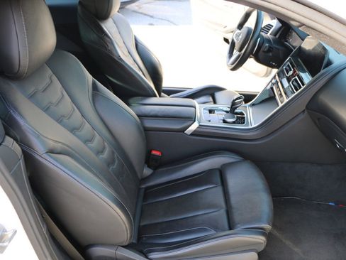 Used 2022 BMW M850i xDrive Coupe image 32