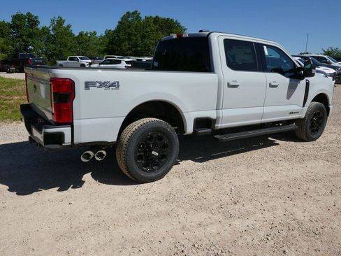 New 2026 Ford F250 Lariat w/ Black Appearance Package AWD/4WD image 4