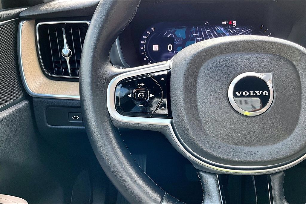 Certified 2026 Volvo XC60 B5 Plus AWD/4WD image 26