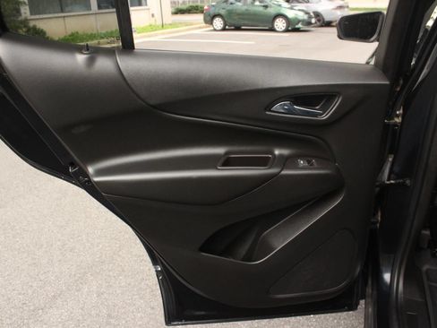 Used 2020 Chevrolet Equinox LT w/ LPO, Floor Liner Package AWD/4WD image 21
