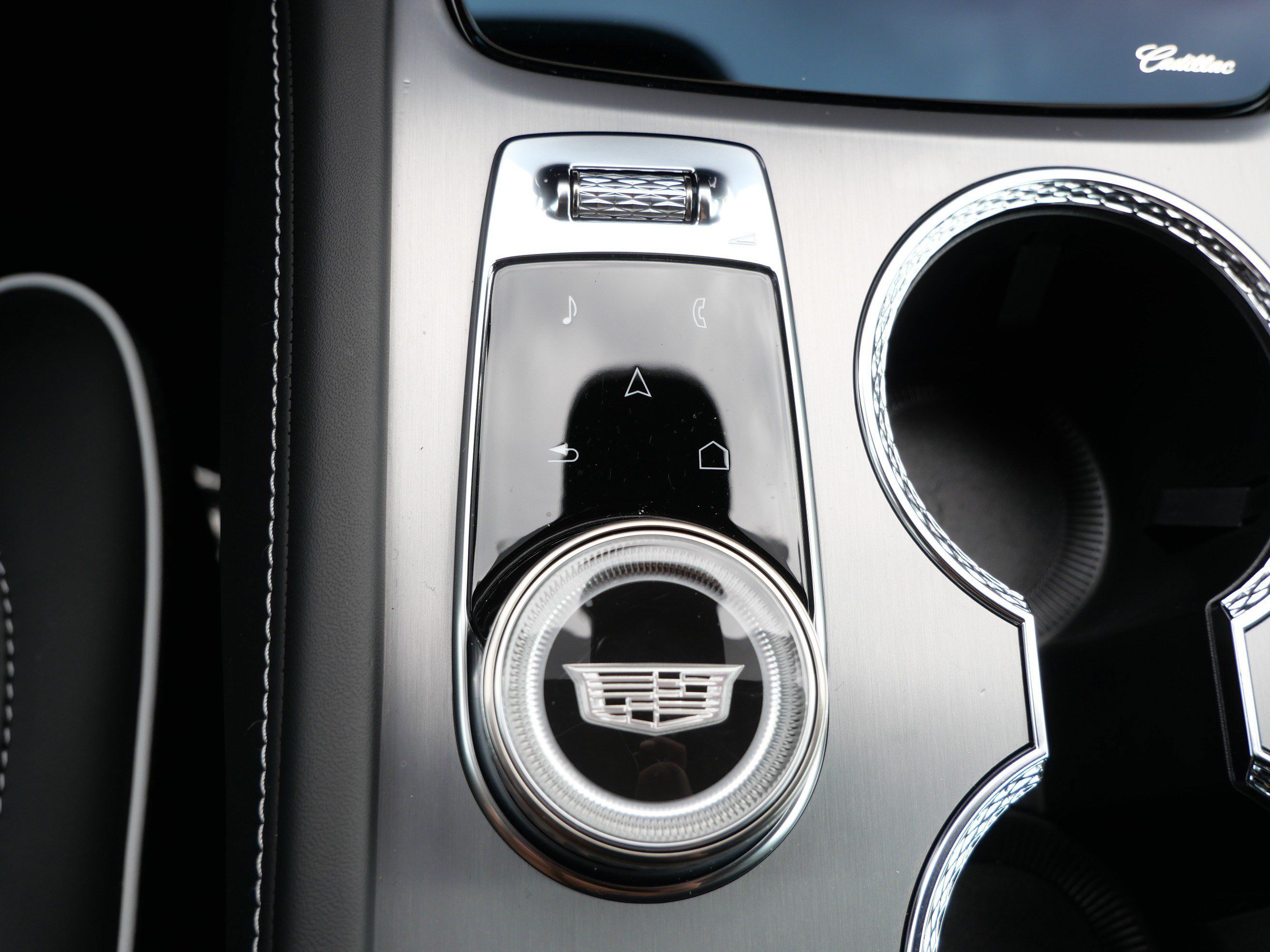 Certified 2026 Cadillac Vistiq Sport w/ LPO, Floor Liner Package AWD/4WD image 29