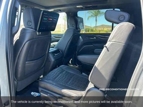 Used 2023 Cadillac Escalade ESV Sport Platinum w/ Heavy-Duty Trailer Package AWD/4WD image 12