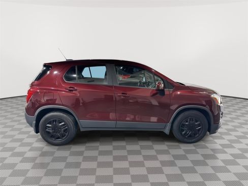 Used 2016 Chevrolet Trax LS w/ LPO, Protection Package FWD image 6