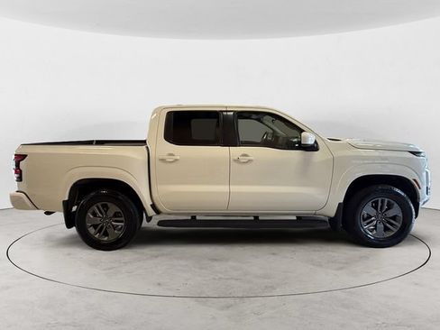 Certified 2025 Nissan Frontier SV w/ SV Convenience Package AWD/4WD image 6