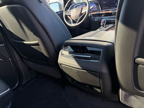 Used 2024 Cadillac Escalade ESV Premium Luxury image 29