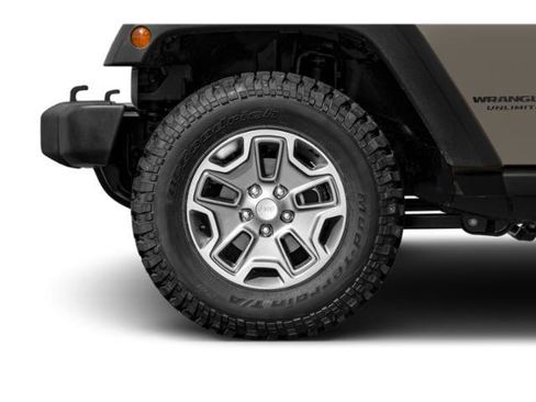 Used 2015 Jeep Wrangler Unlimited Rubicon AWD/4WD image 14