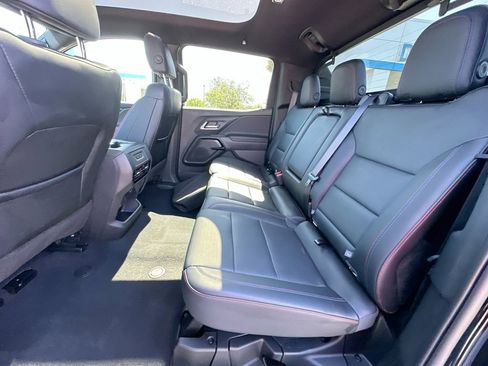 Certified 2025 Chevrolet Silverado EV RST AWD/4WD image 24