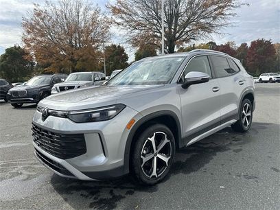 New 2025 Volkswagen Tiguan SE