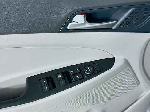 Used 2020 Hyundai Tucson SE w/ Cargo Package FWD image 23