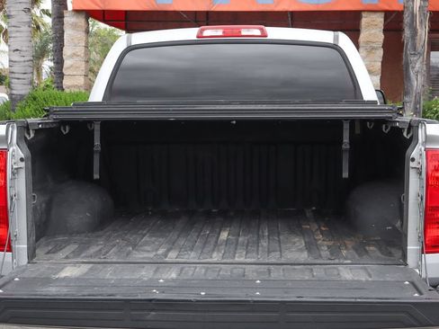 Used 2016 Toyota Tundra SR5 w/ SR5 Upgrade Package AWD/4WD image 9