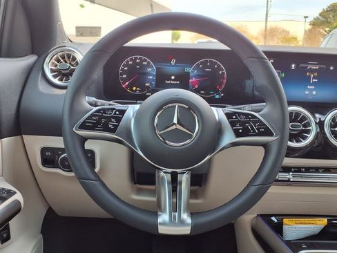 Used 2025 Mercedes-Benz GLA 250 image 13