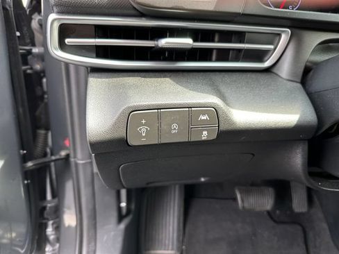 Used 2023 Hyundai Elantra SE w/ Preferred Accessory Package FWD image 21