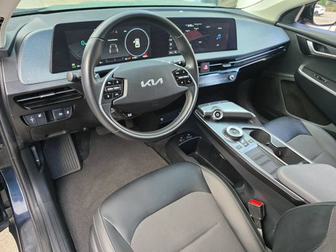 Used 2022 Kia EV6 Light RWD image 15