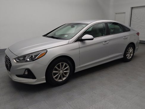 Used 2018 Hyundai Sonata SE FWD image 2