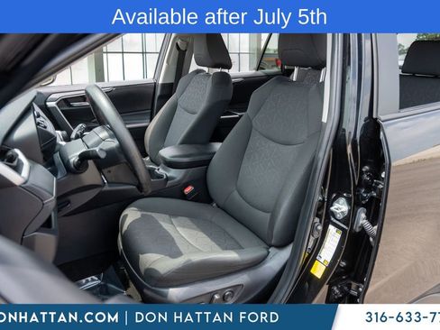 Used 2024 Toyota RAV4 XLE FWD image 5