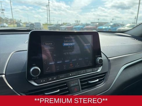 Used 2024 Nissan Altima 2.5 SV image 14