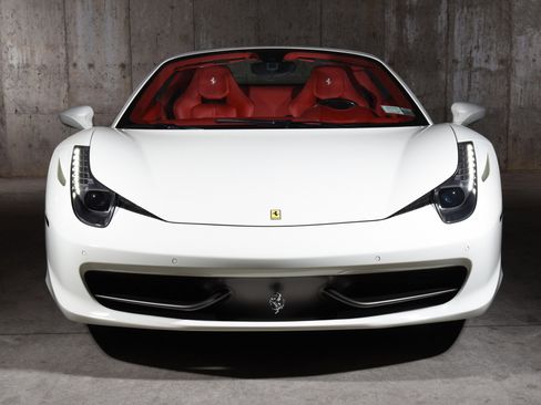 Used 2013 Ferrari 458 Spider image 9