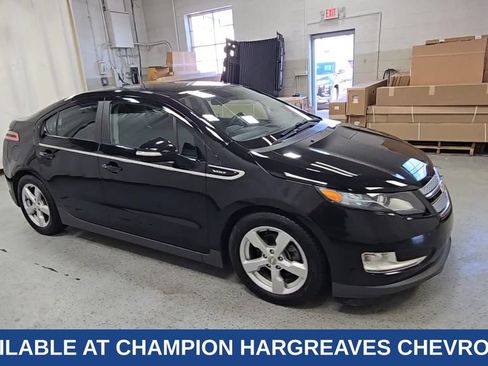 Used 2014 Chevrolet Volt FWD image 2