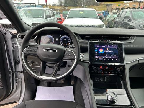 New 2025 Jeep Grand Cherokee Laredo X w/ Luxury Tech Group I image 11