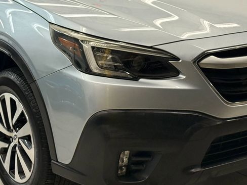 Used 2020 Subaru Outback Premium image 6