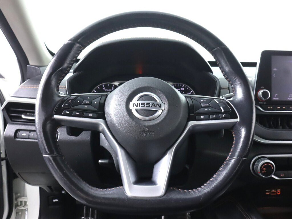 Used 2019 Nissan Altima 2.5 SR FWD image 11