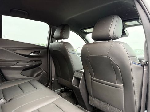 Used 2025 Buick Envista Sport Touring w/ Convenience II Package FWD image 23
