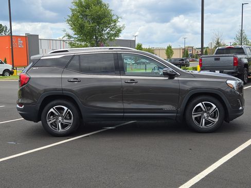 Used 2020 GMC Terrain SLT FWD image 8